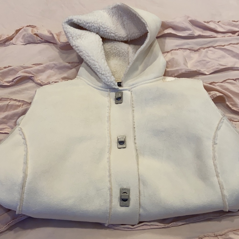 Fur vest